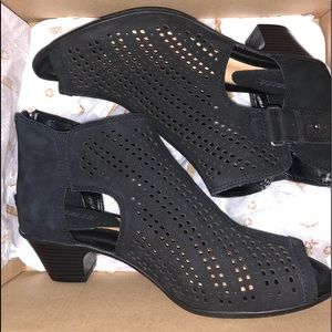 Earth Brand Keri Booties size 8.5